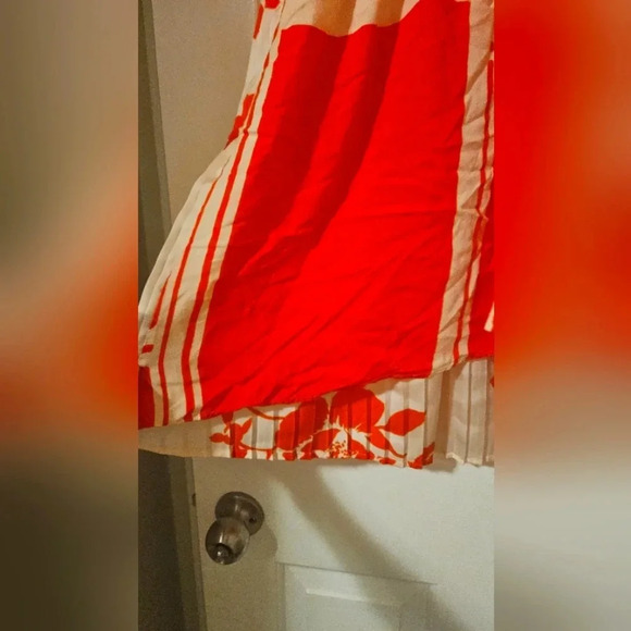 Touche Balneaire Red and cream tie front top/coverup. Size medium - Picture 6 of 11